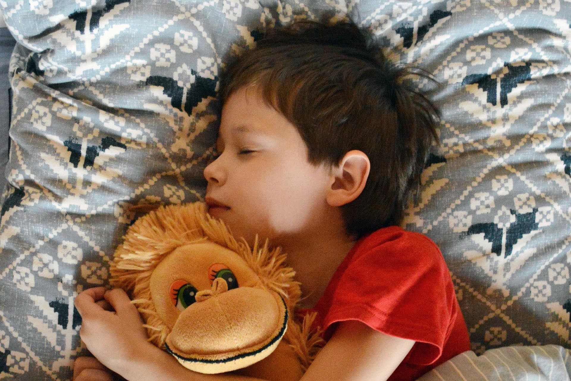 مساعدة الطفل على النوم